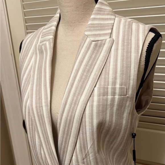33. Calvin Klein Vest in Khaki Stripes, Size 16 - Picture 4 of 15
